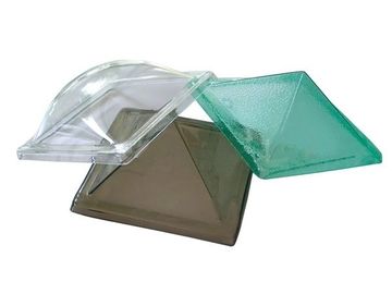 Polikarbonat Plastik Kubbe Işıklık Piramit Şekli UV Kaplama Şeffaf Renk